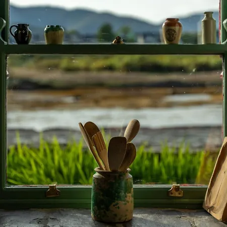 Сasa de vacaciones Cosy Stone On The Shores Of River