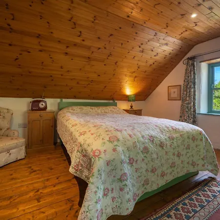 Сasa de vacaciones Cosy Stone On The Shores Of River