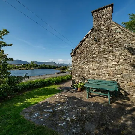 Cosy Stone On The Shores Of River Casa vacanze Sneem